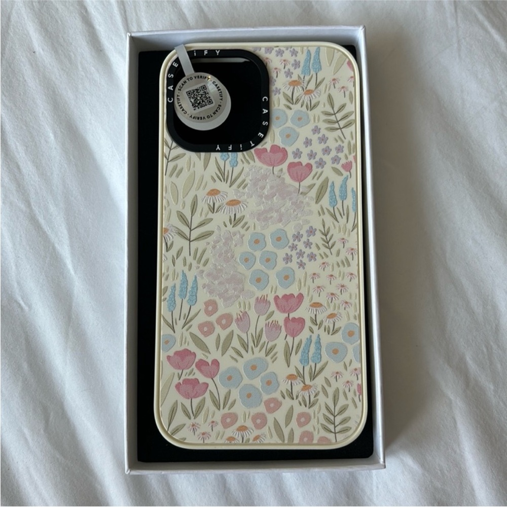 Casetify iPhone 15 plus Max case and accessory